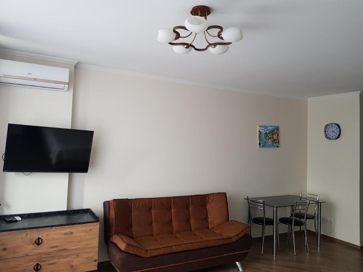 Breeze Batumi Apartamento Exterior foto
