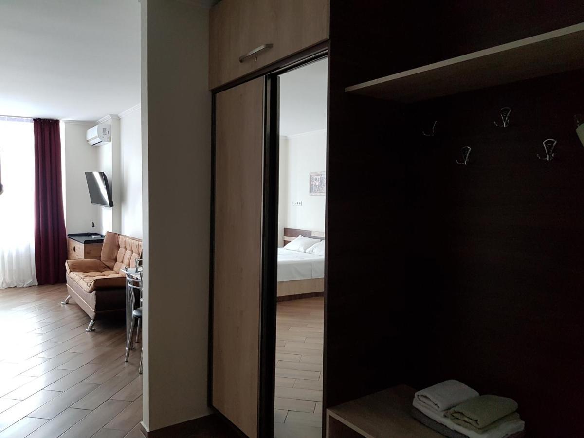 Breeze Batumi Apartamento Exterior foto