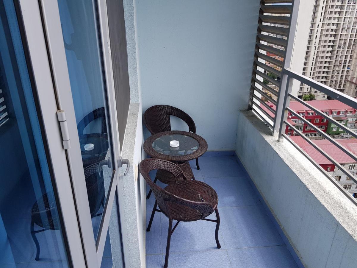 Breeze Batumi Apartamento Exterior foto