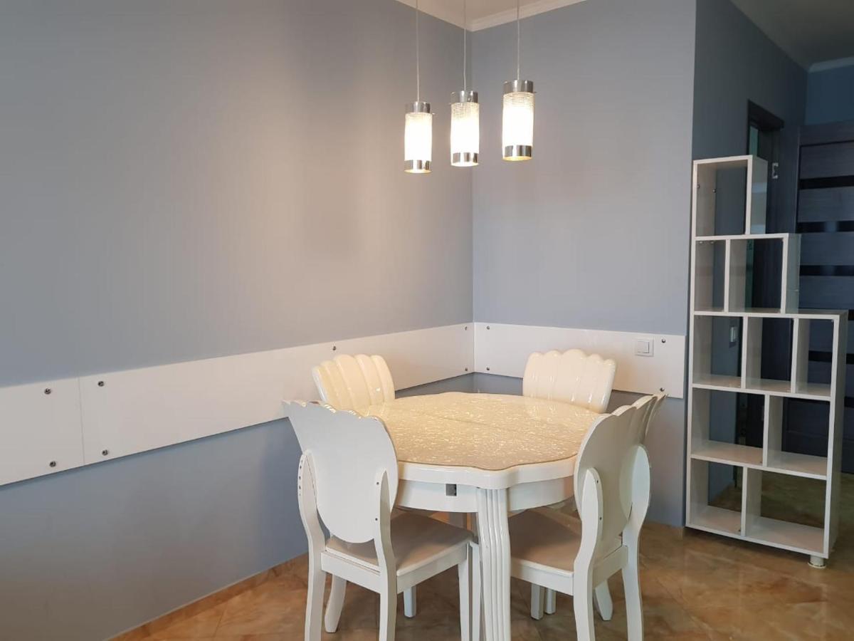Breeze Batumi Apartamento Exterior foto