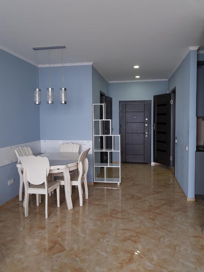 Breeze Batumi Apartamento Exterior foto