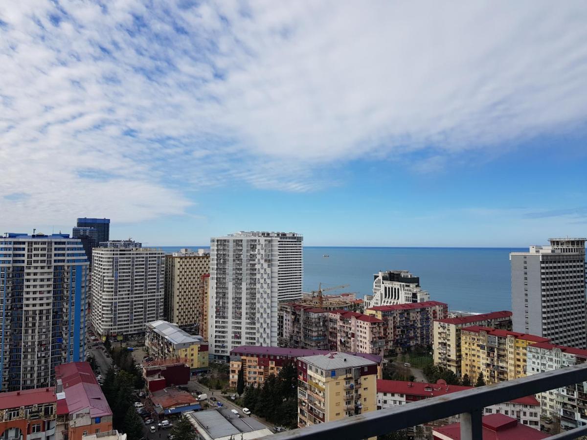 Breeze Batumi Apartamento Exterior foto
