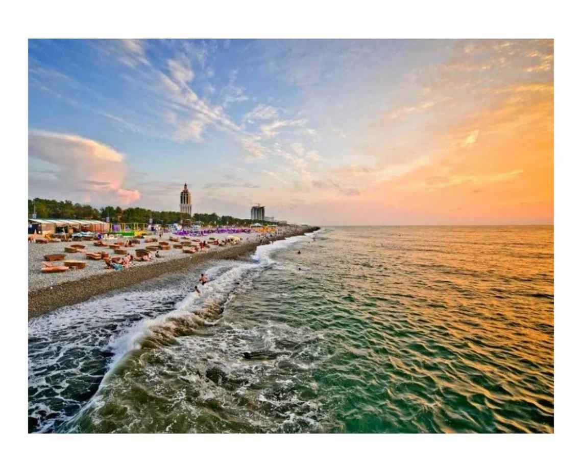 Breeze Batumi Apartamento Exterior foto