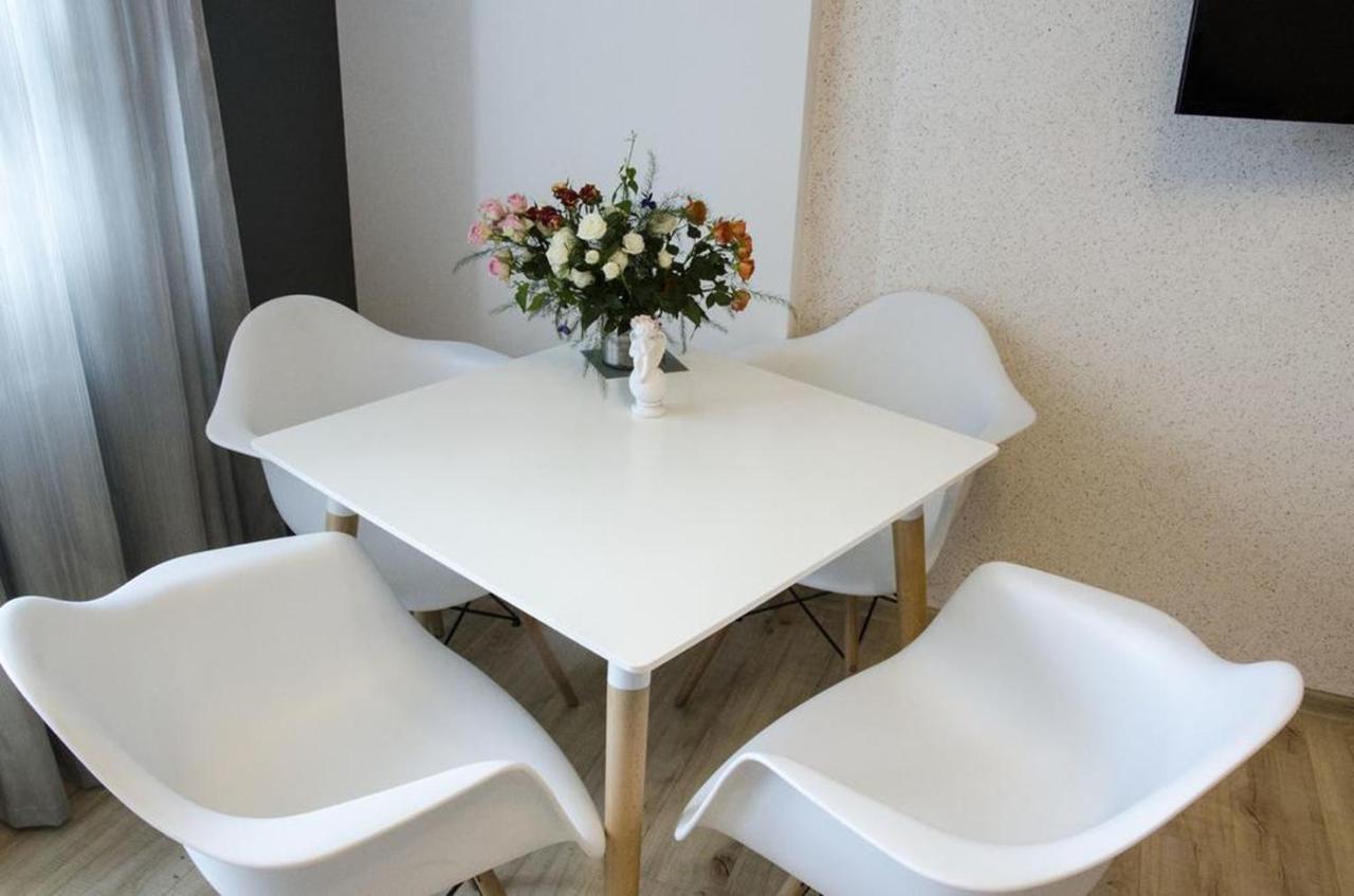 Breeze Batumi Apartamento Exterior foto