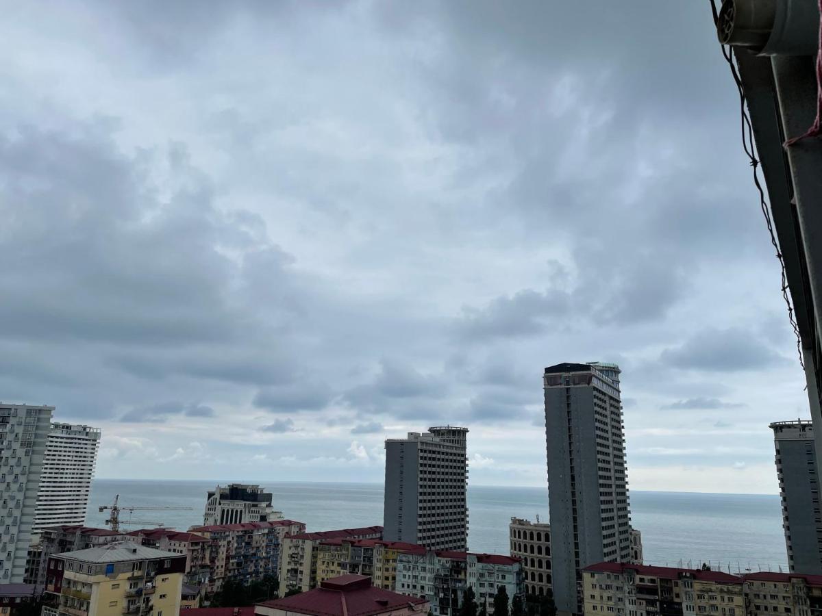 Breeze Batumi Apartamento Exterior foto