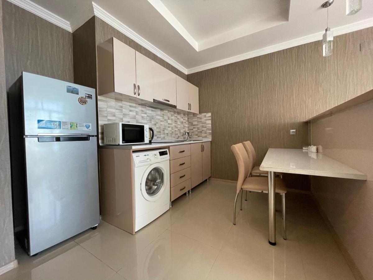 Breeze Batumi Apartamento Exterior foto