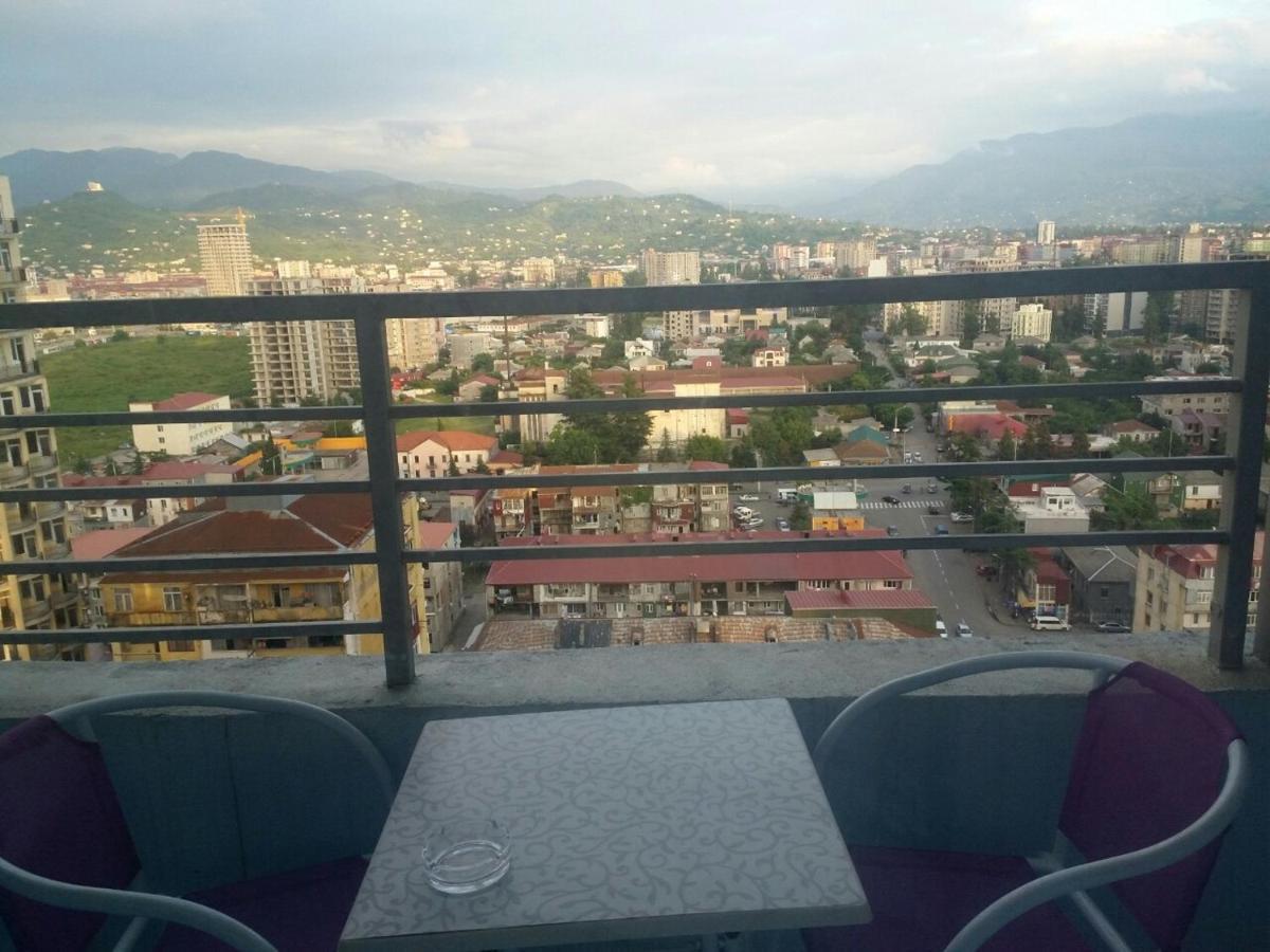 Breeze Batumi Apartamento Exterior foto