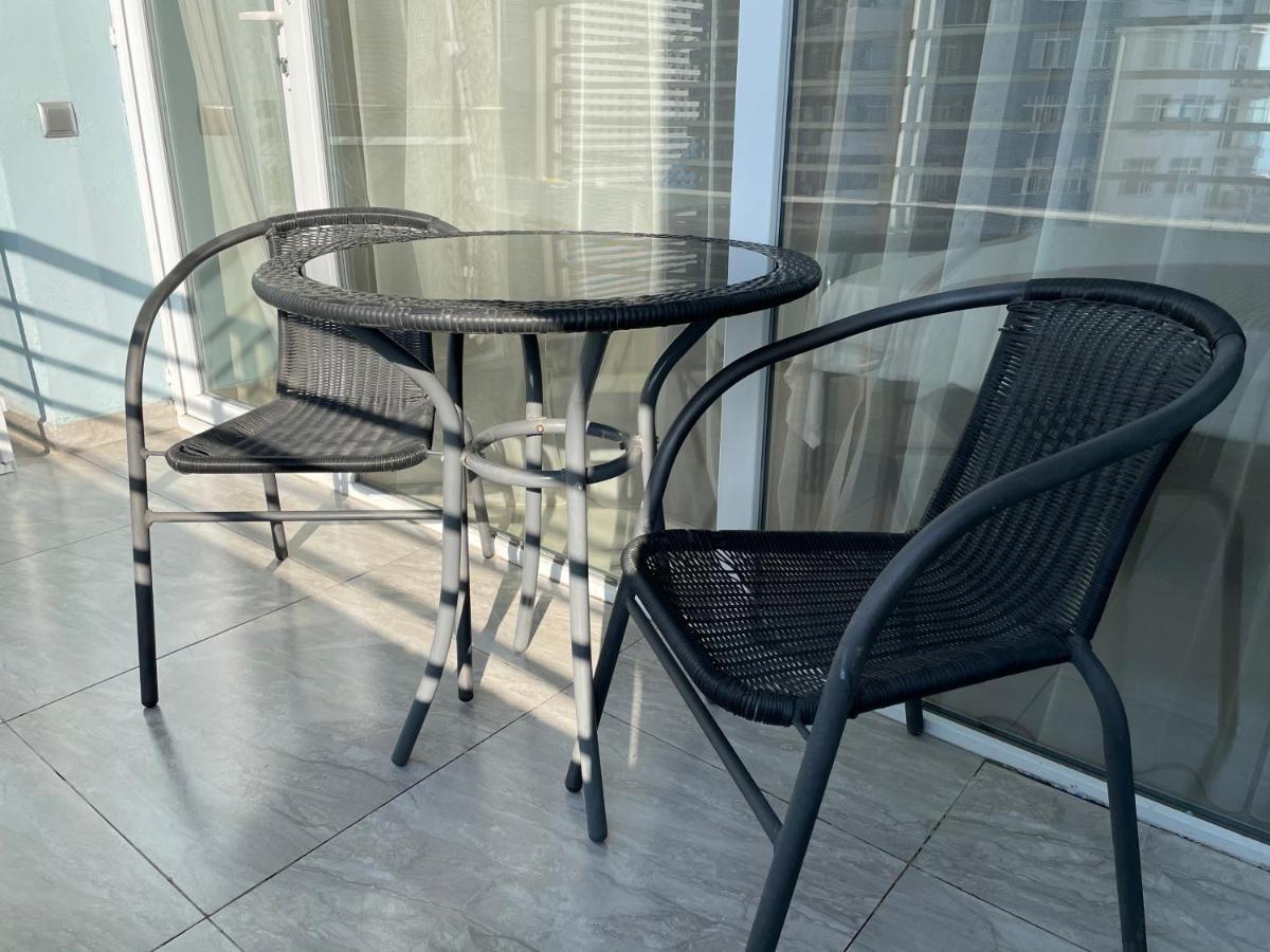 Breeze Batumi Apartamento Exterior foto