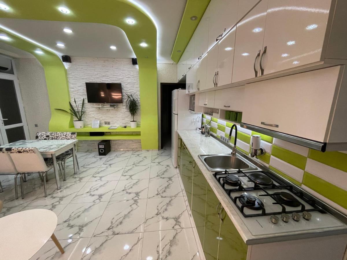 Breeze Batumi Apartamento Exterior foto