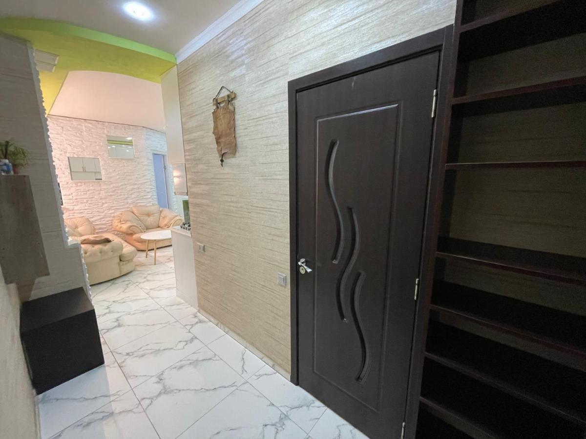 Breeze Batumi Apartamento Exterior foto