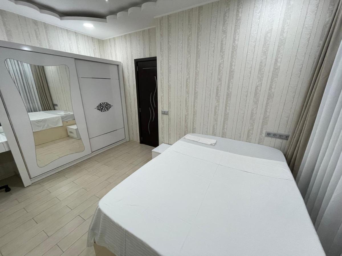 Breeze Batumi Apartamento Exterior foto